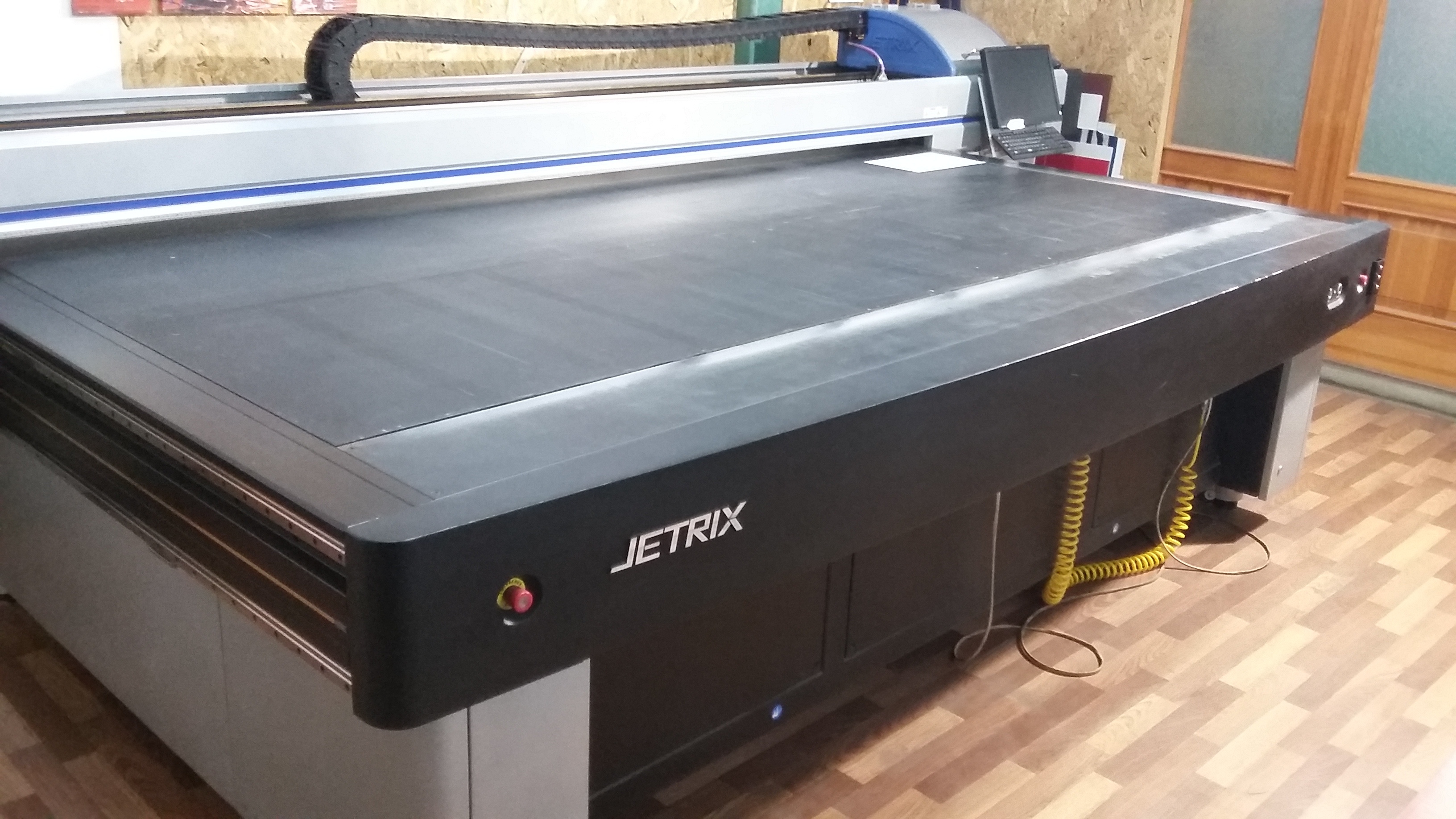 Планшетный УФ-принтер JETRIX 3015 FQ