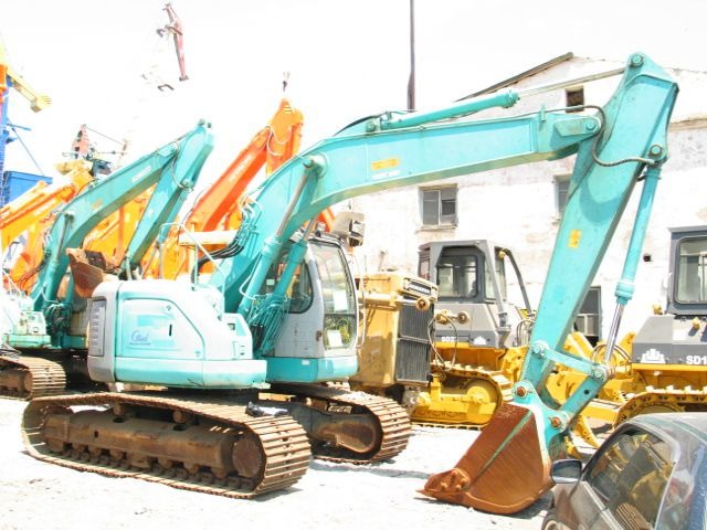 Экскаваторы гусеничные  Kobelco SK200SR-1