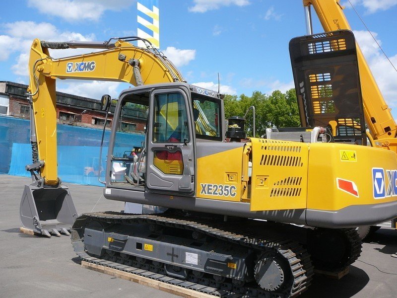 Экскаватор XCMG XE235C