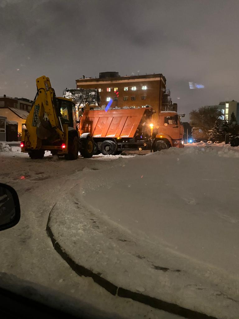 Экскаватор-погрузчик КаМаз 6520 в аренду Экскаватор-погрузчик КаМаз 6520 в аренду