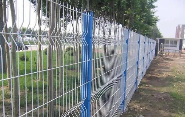 Curved Welded Wire Mesh Fence