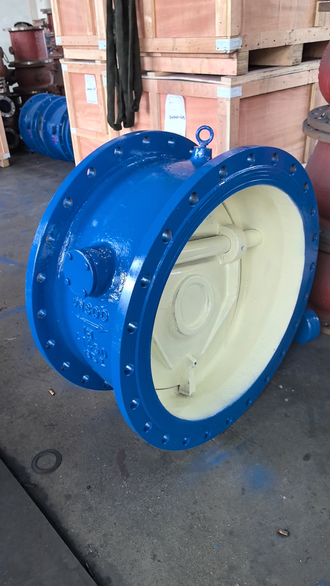 Клапан обратный поворотный фланцевый чугунный с противовесом 19ч19р Клапан обратный поворотный фланцевый чугунный с противовесом 19ч19р