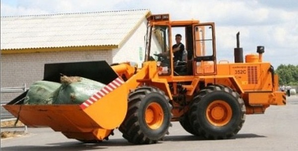Фронтальный погрузчик "Амкодор-352С" Фронтальный погрузчик "Амкодор-352С"