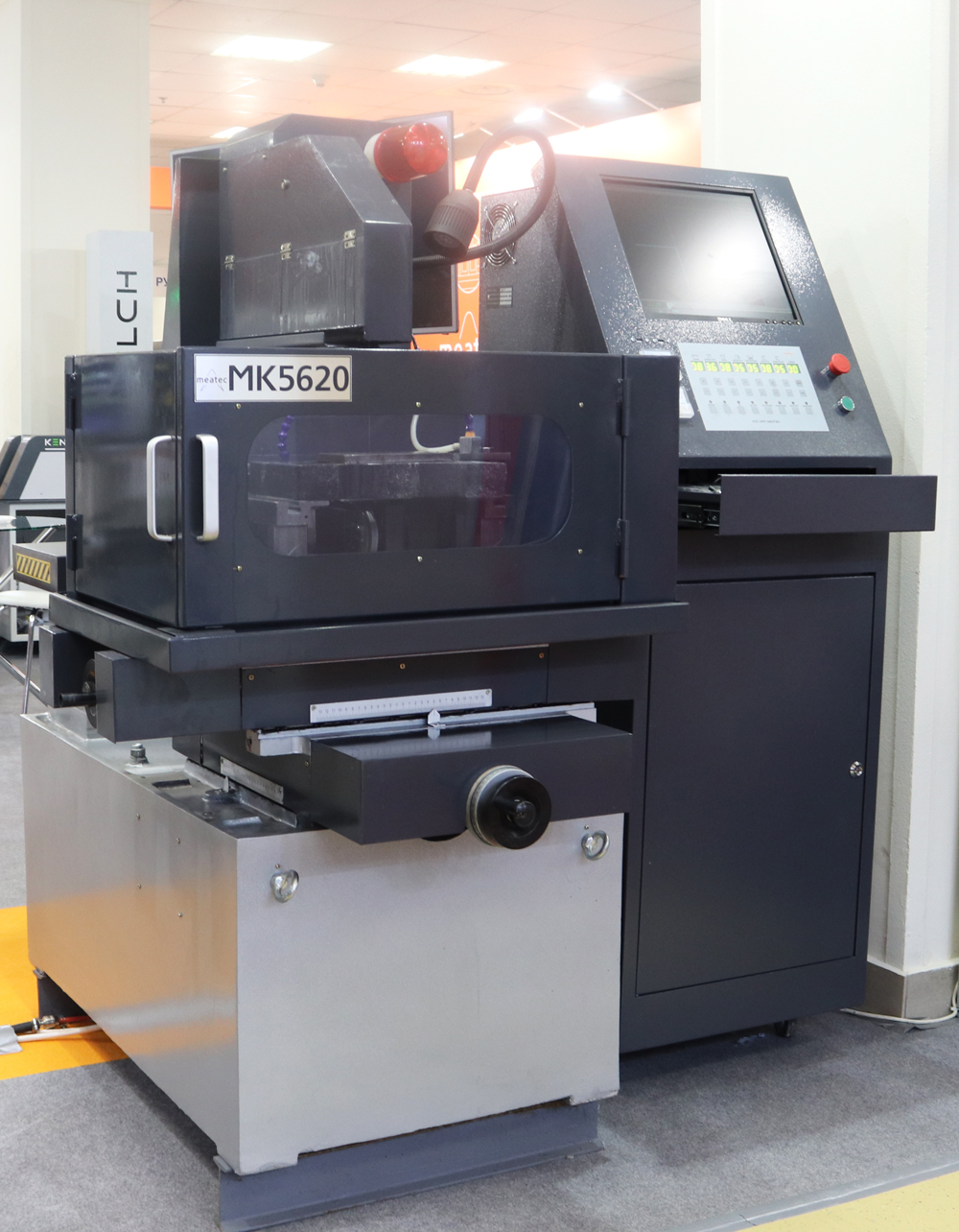 Проволочно-вырезной абразивный станок Проволочно-вырезной абразивный станок